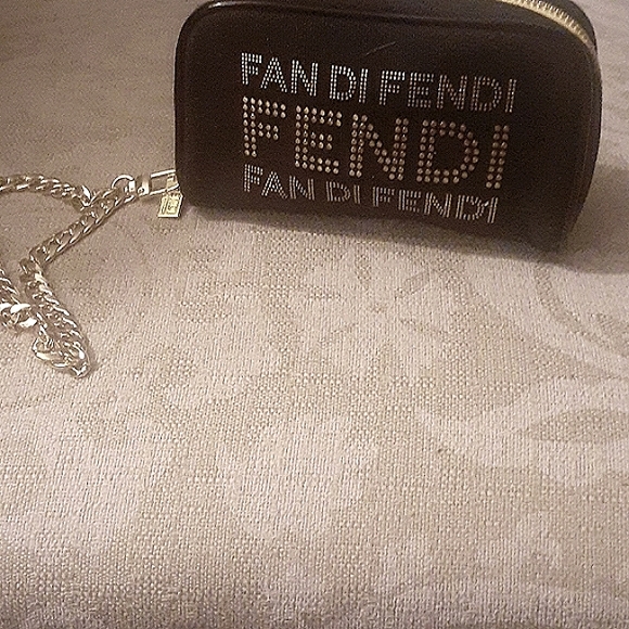 FENDI NEW AUTHENTIC LIMITED COSMETIC BAG WITH UNBRANDED WRISTLET - Picture 2 of 9